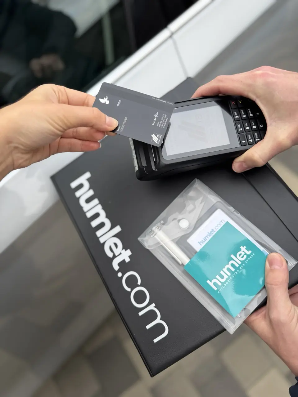 Platba kartou za prenájom vozidla z autopožičovne humlet.com v Bratislave a najčastejšie podmienky pri prenájme auta